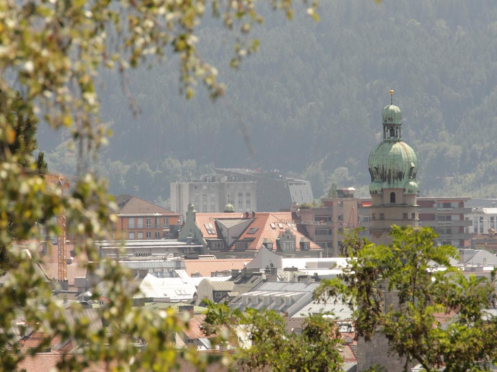 Riedz Apartments Innsbruck- Zentrales Apartmenthaus Mit Gruener Oase Esterno foto