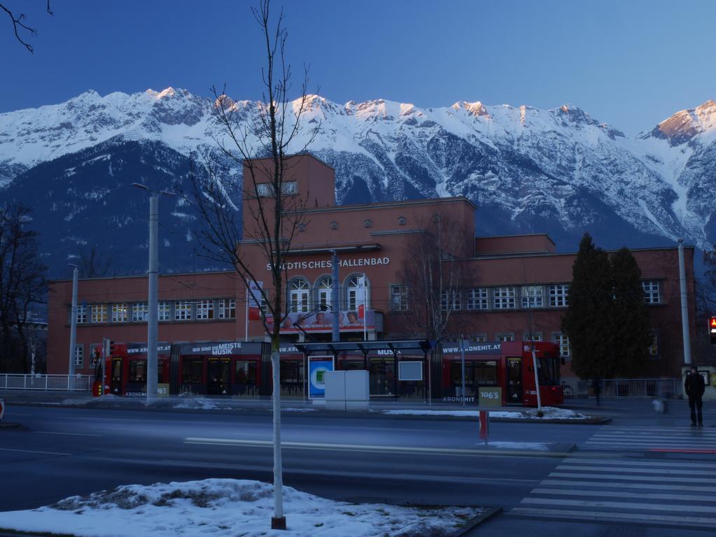 Riedz Apartments Innsbruck- Zentrales Apartmenthaus Mit Gruener Oase Esterno foto