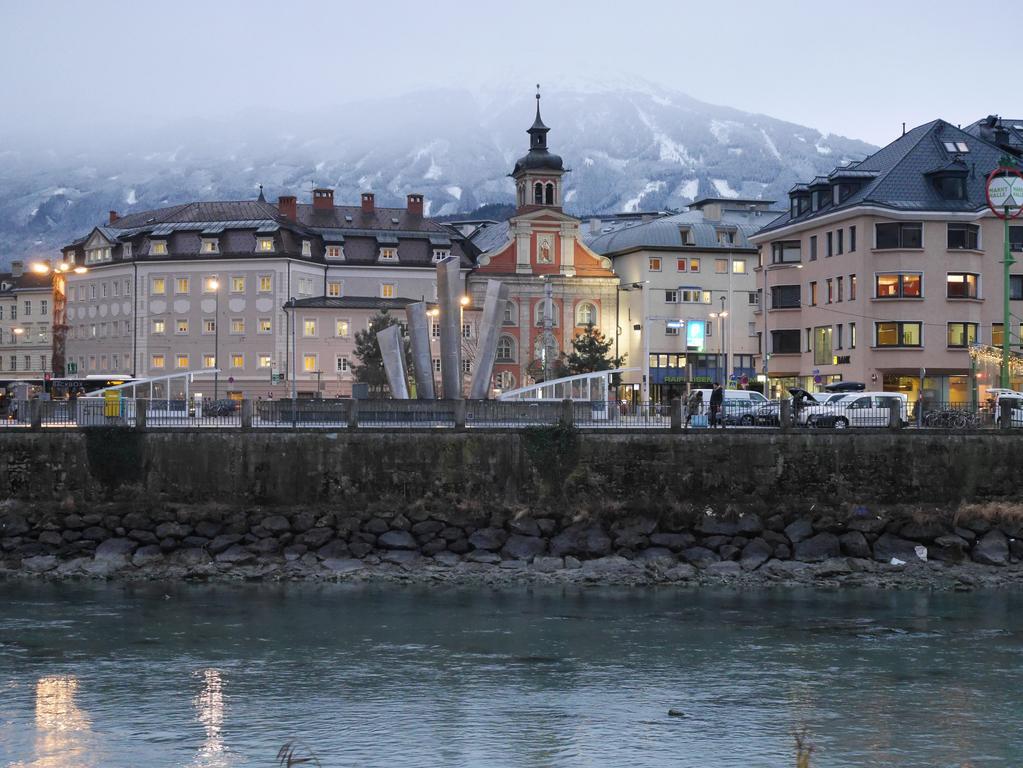 Riedz Apartments Innsbruck- Zentrales Apartmenthaus Mit Gruener Oase Esterno foto